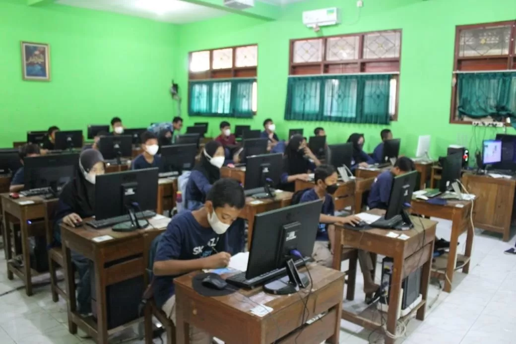 726-siswa-smp-muhaka-ikut-try-out--230228o